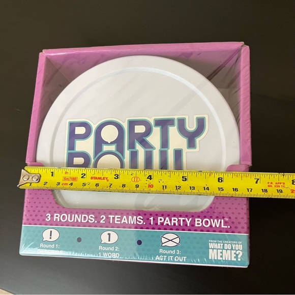 NIB Party Bowl What Do You Meme? Family Friendly Party Game - Picture 9 of 10